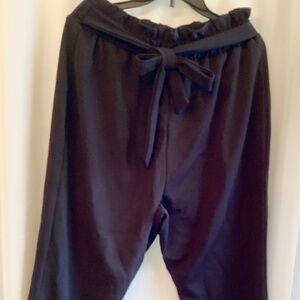 SENSATIONAL COLLECTION!  Black pants size 1X… versatile!